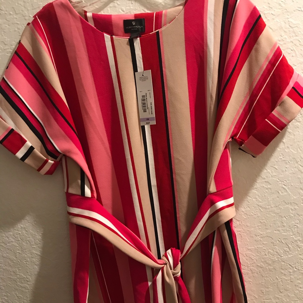 Worthington, short sleeve blouse.